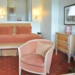 Strandhotel Miramar מלון