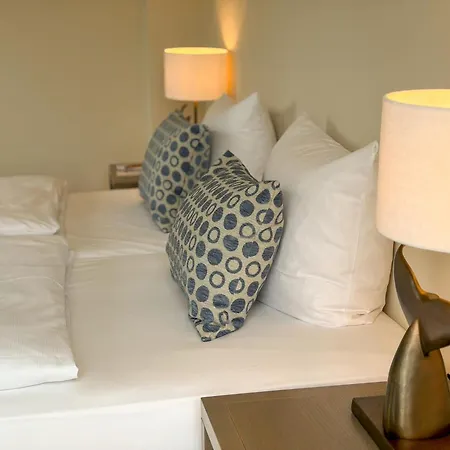 Strandhotel Miramar מלון 4*